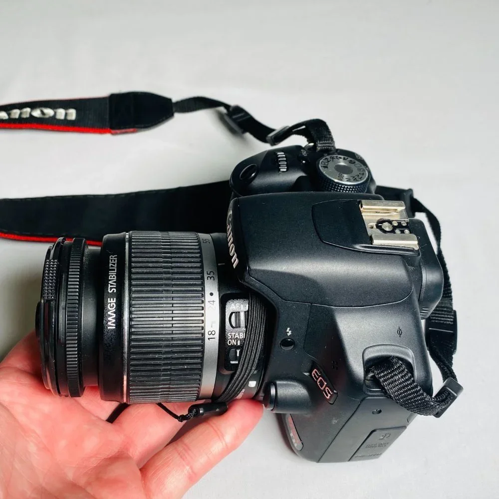 Canon EOS Rebel T1i EOS 500D 15.1MP Digital SLR Camera EFS 18-55mm Lens BUNDLE